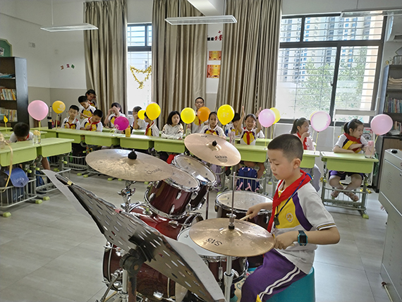 二小2.jpg 二小2.jpg